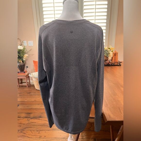 Lululemon Metal Vent Tech Long Sleeve Dark Heather Grey Seamless Workout XL - Picture 4 of 6